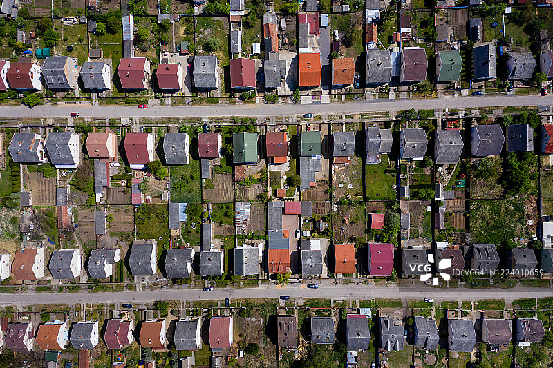 飞越城市地区图片素材