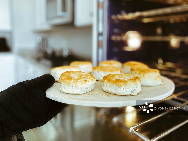 刚出炉的新鲜饼干图片素材