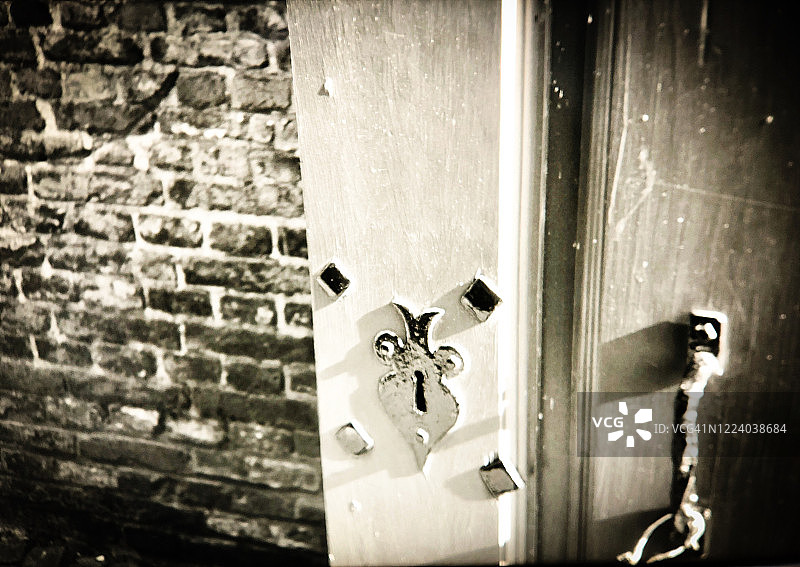 比利时布鲁日钥匙孔和门把手图片素材