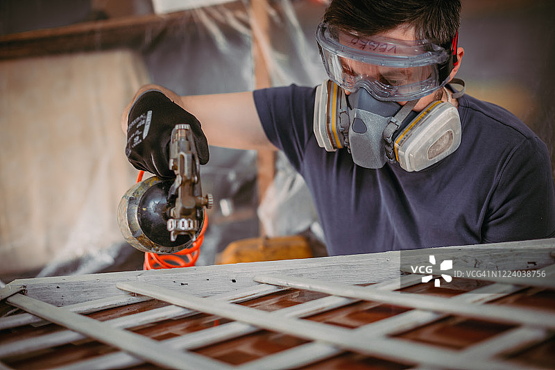 专注的画家图片素材