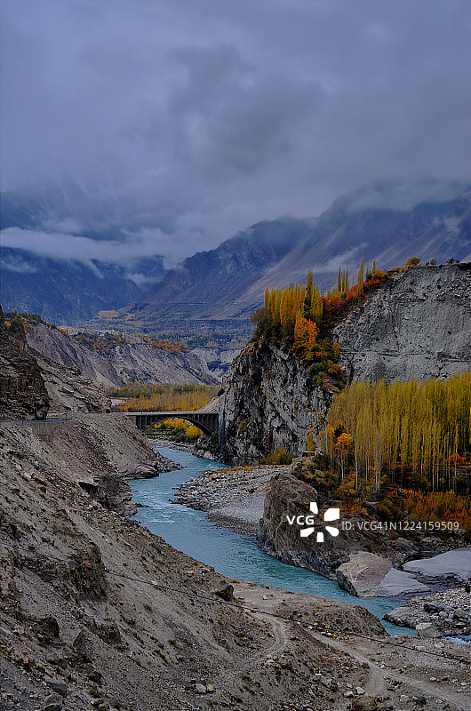 喀喇昆仑山脉的秋天图片素材