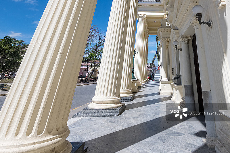 古巴圣克拉拉市中心殖民风格建筑图片素材