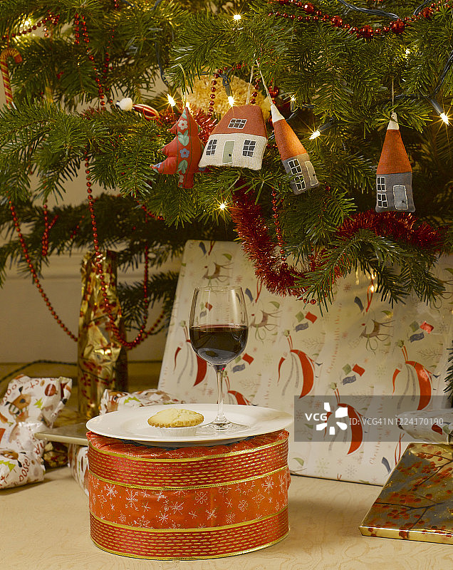 肉馅饼和葡萄酒图片素材