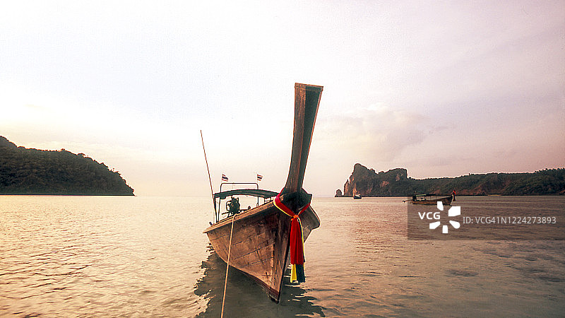 泰国皮皮岛的船只图片素材