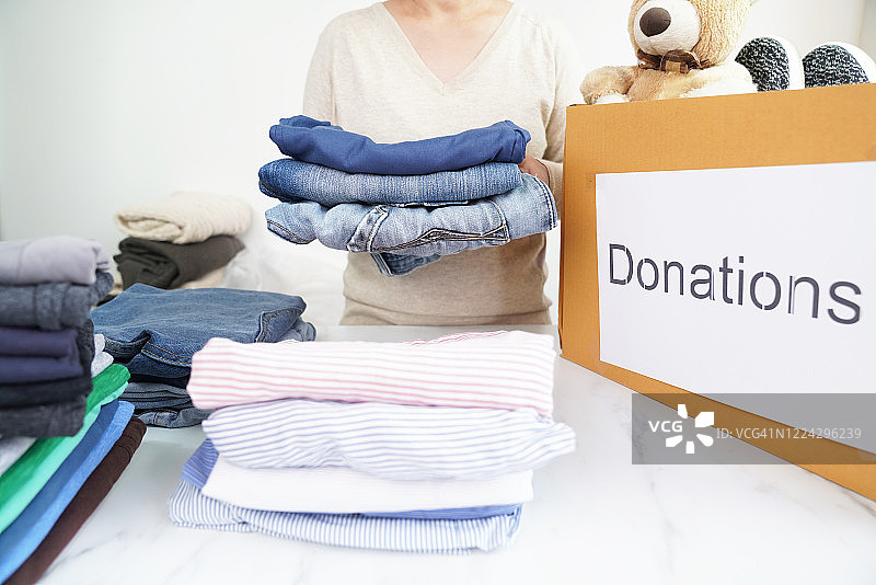 捐赠衣物图片素材
