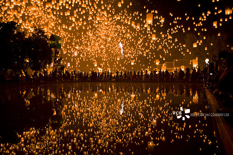 清迈水灯节图片素材