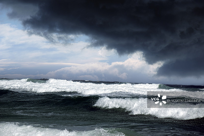 阴森恐怖的风暴海景图片素材