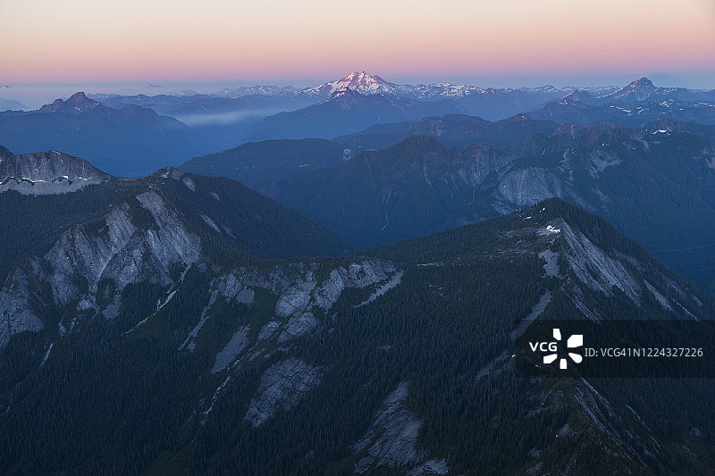 北喀斯喀特山脉三指瞭望台日落冰川山峰图片素材