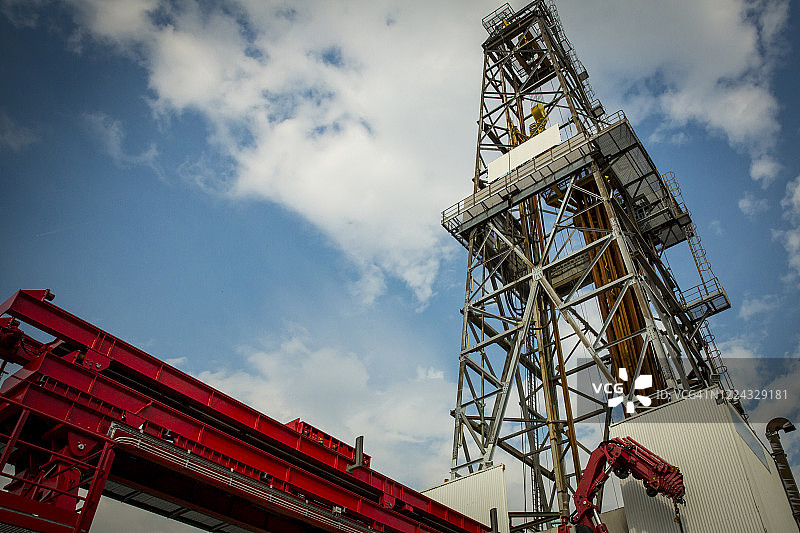 挪威斯塔万格的石油钻井平台图片素材