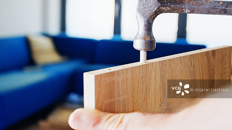 送货上门及平板包装组装图片素材