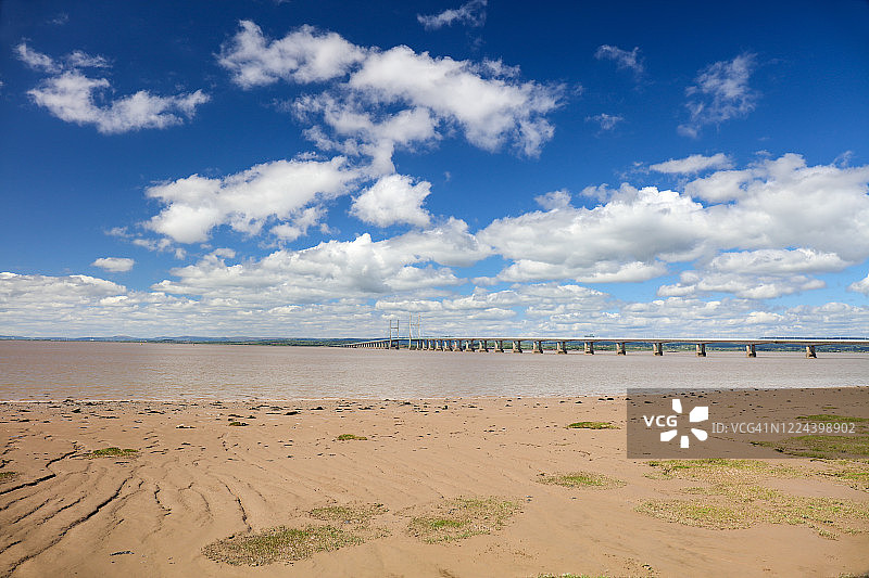 威尔士王子大桥：桑迪塞文河滩的退潮景色图片素材
