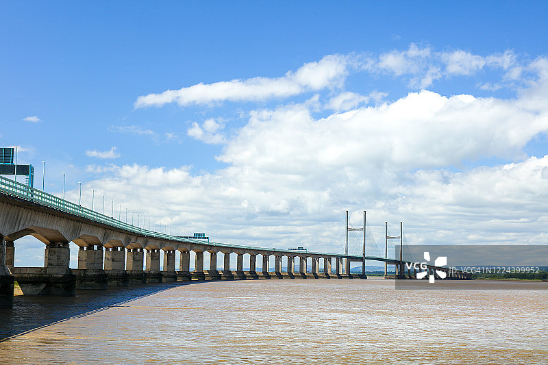 威尔士王子大桥：桑迪塞文河滩的退潮景色图片素材