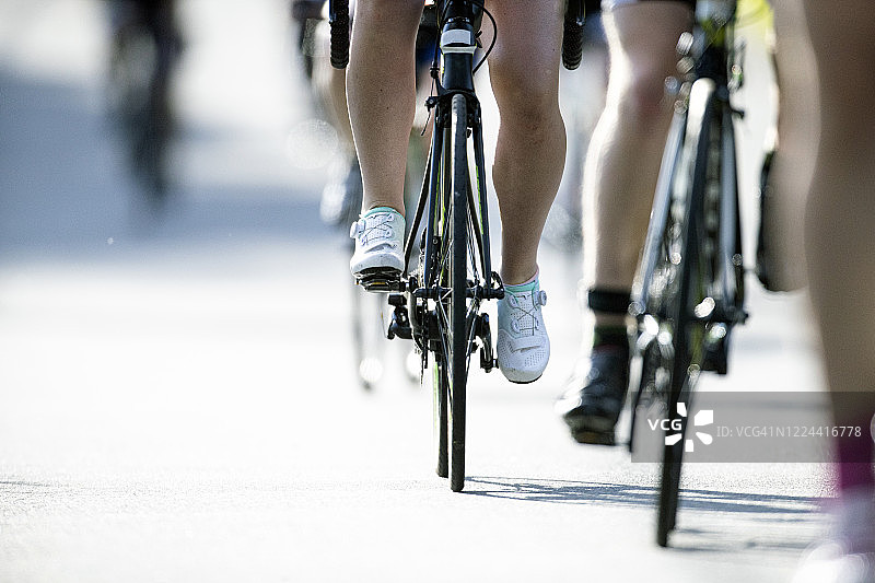 铁人三项赛自行车鞋特写图片素材