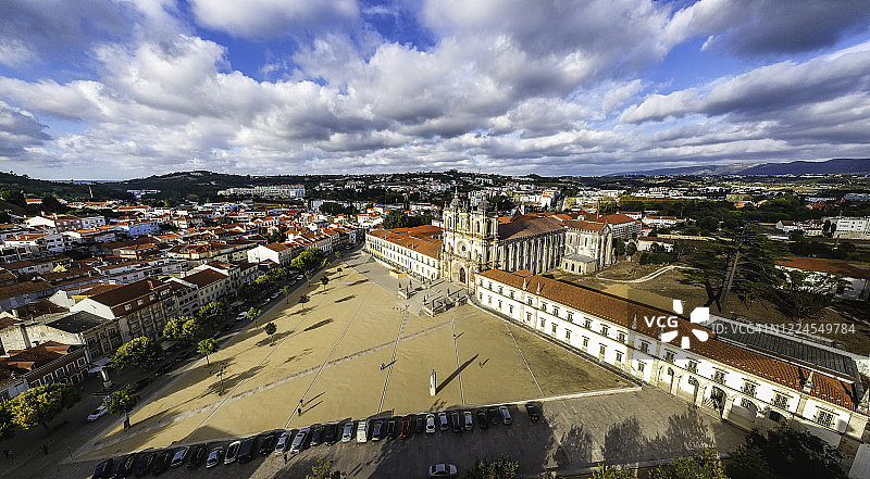 葡萄牙阿尔科巴萨修道院的鸟瞰图图片素材