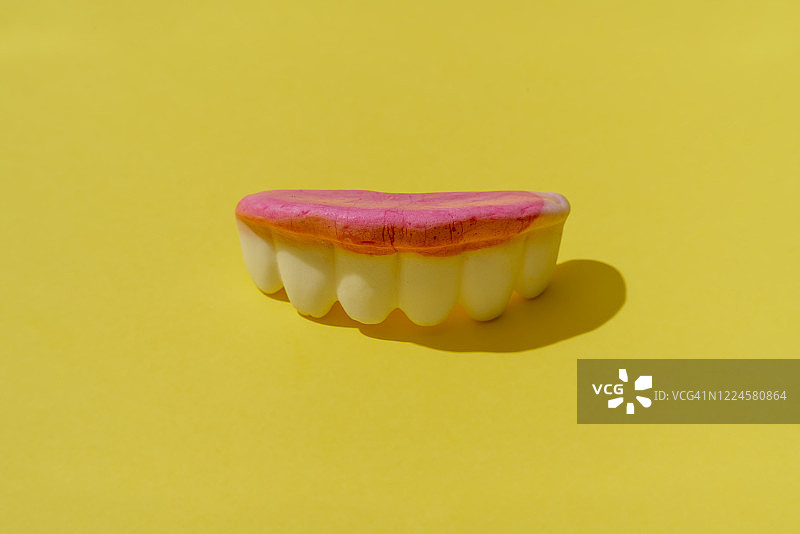 恶作剧牙齿形状糖果图片素材