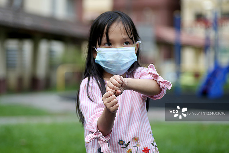 新冠疫情：社区家庭图片素材