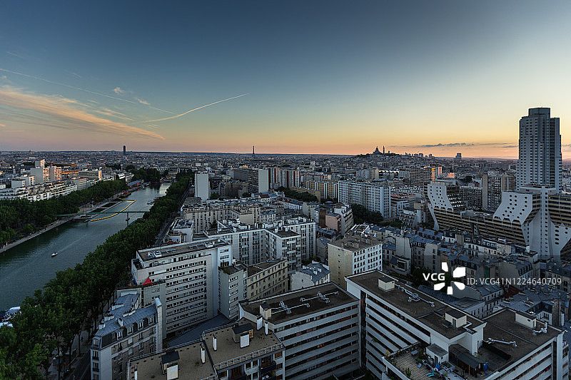 法国巴黎的黄昏图片素材