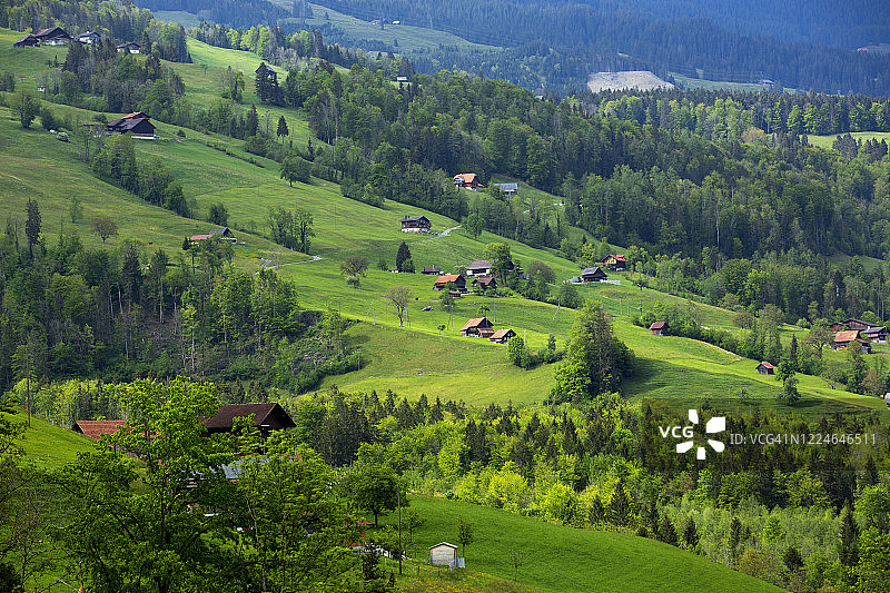 龙疆的瑞士绿色自然风光图片素材