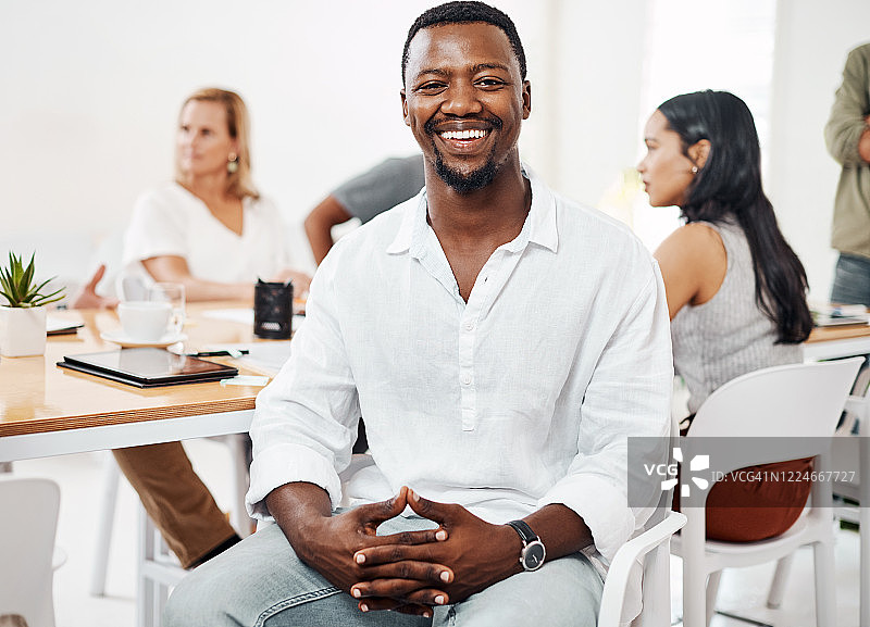 满怀激情，走向成功图片素材