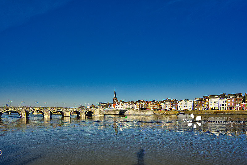 荷兰马斯特里赫特默兹河图片素材