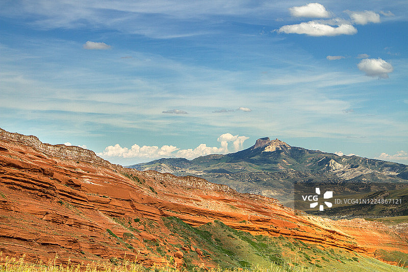 肖肖尼国家森林附近色彩斑斓的土层山地乡村图片素材