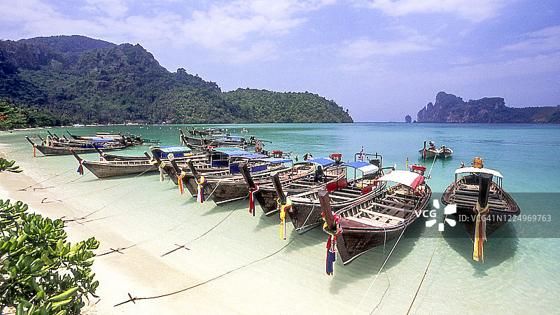 泰国皮皮岛的船只图片素材