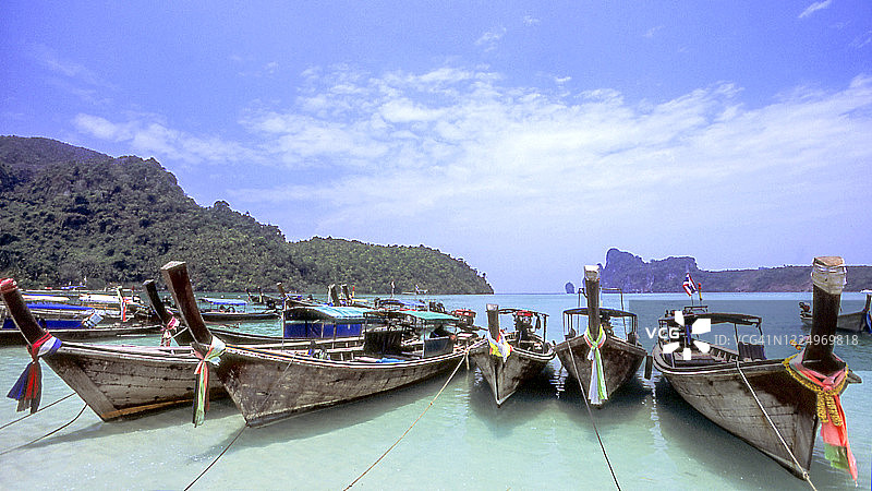泰国皮皮岛的船只图片素材