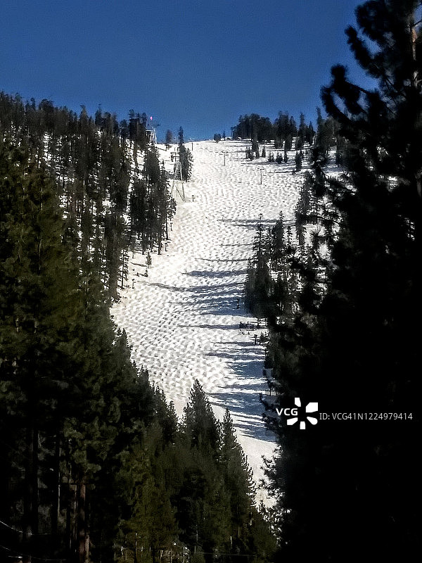美国天堂滑雪胜地的滑雪道图片素材