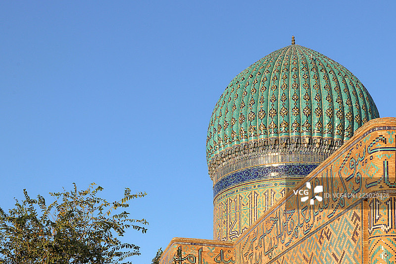 霍贾·艾哈迈德·亚萨维陵墓穹顶，位于哈萨克斯坦突厥斯坦（联合国教科文组织世界遗产）图片素材