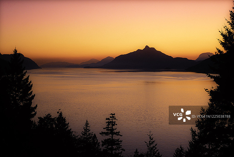 黄昏下的豪湾图片素材