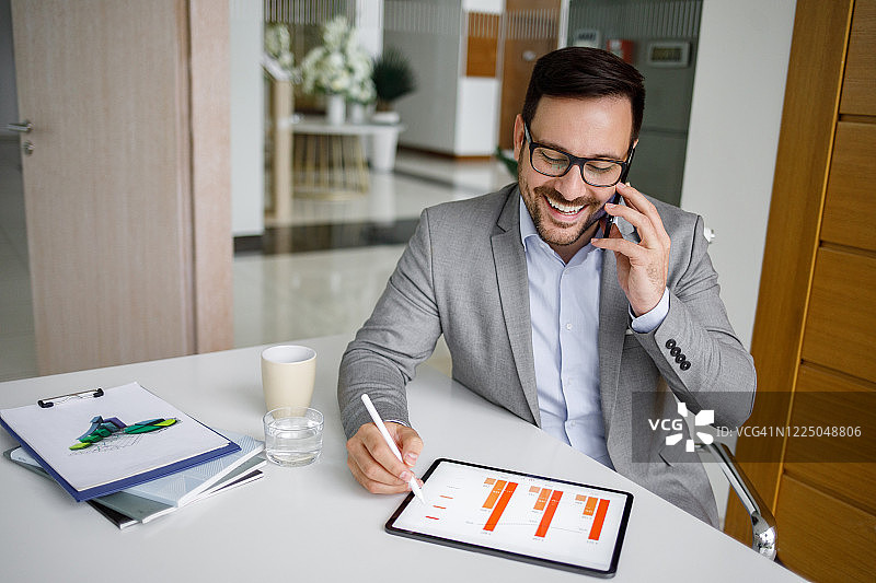 提高生产力的便携式工作工具图片素材