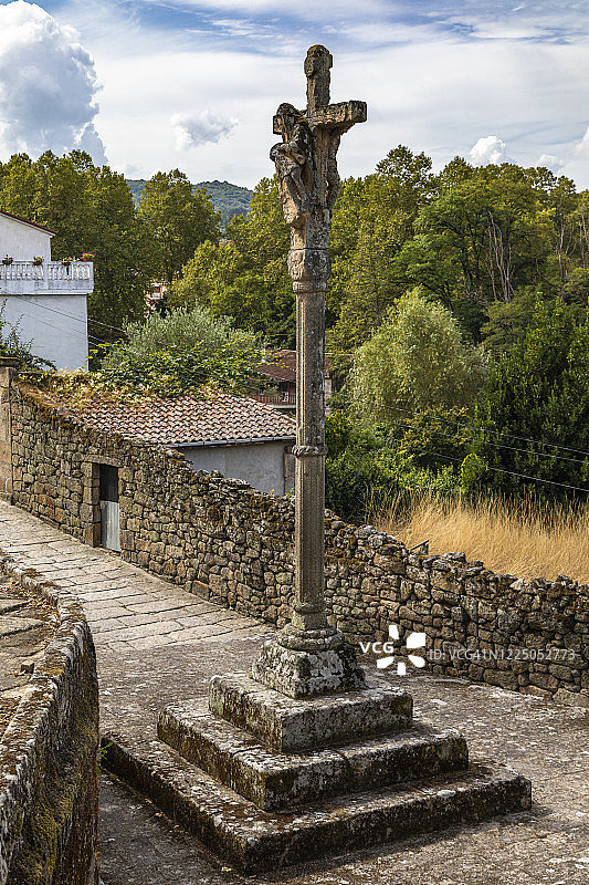 西班牙加利西亚奥伦塞省阿拉里兹的克鲁塞罗斯图片素材