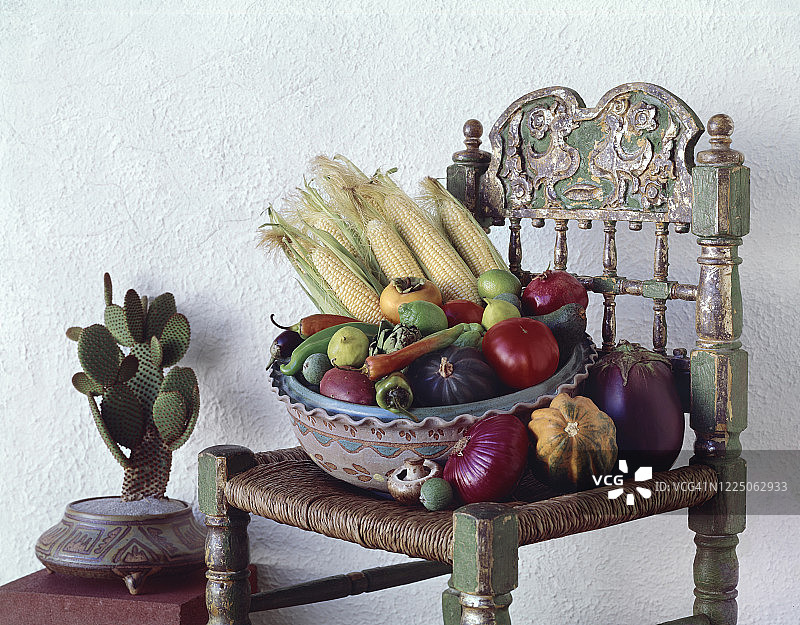 碗里的蔬菜水果图片素材