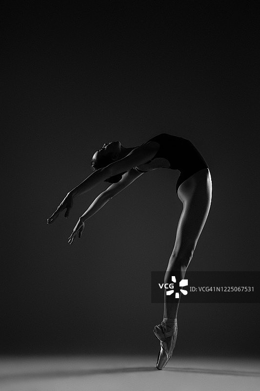 美丽的芭蕾舞图片素材