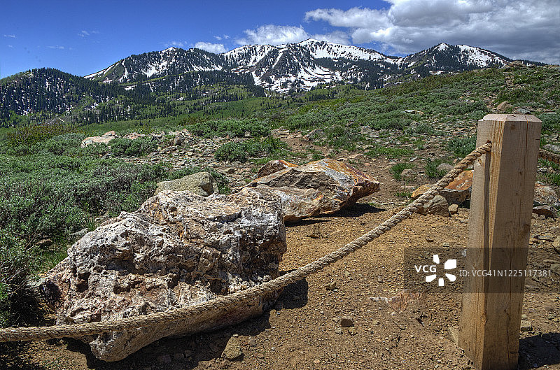 犹他州帕克城Empore Pass南部的火车头图片素材