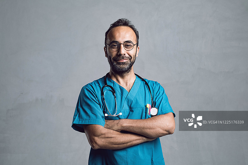 英俊的医生图片素材