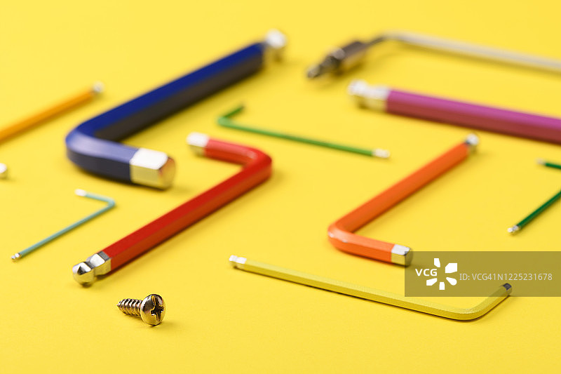 内六角扳手和螺丝图片素材