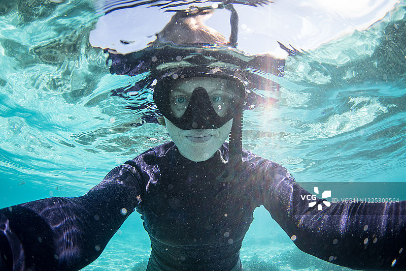 萨摩亚浮潜者图片素材