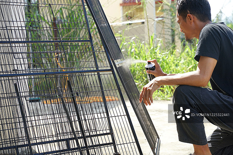 喷漆笼图片素材