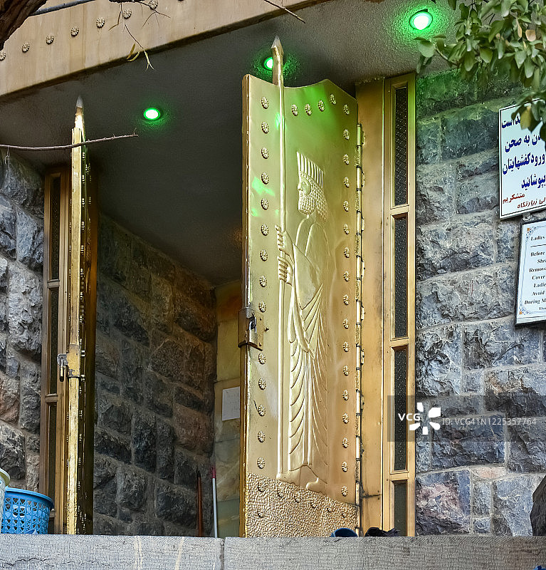 伊朗恰克恰克琐罗亚斯德教火庙（Pir e Sabz）圣地图片素材