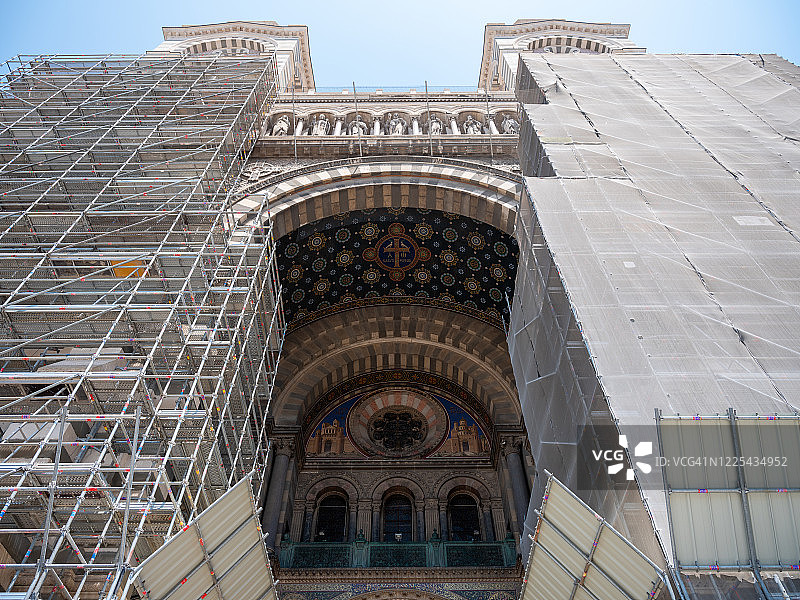 法国普罗旺斯马赛主教座堂入口（翻新中）图片素材