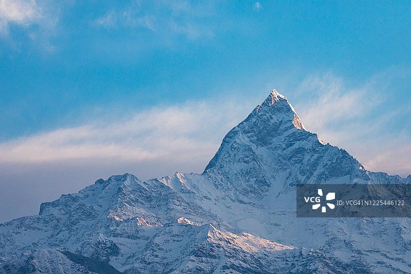 尼泊尔鱼尾峰图片素材