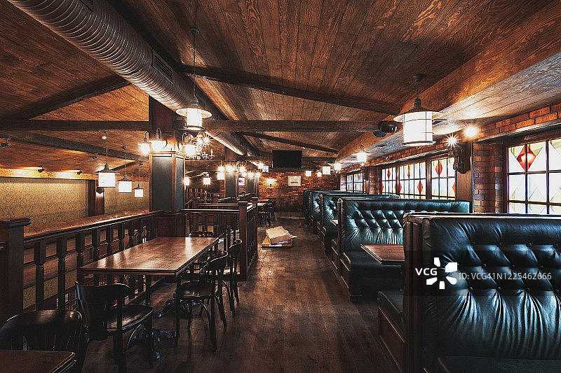 空旷的酒吧内部图片素材