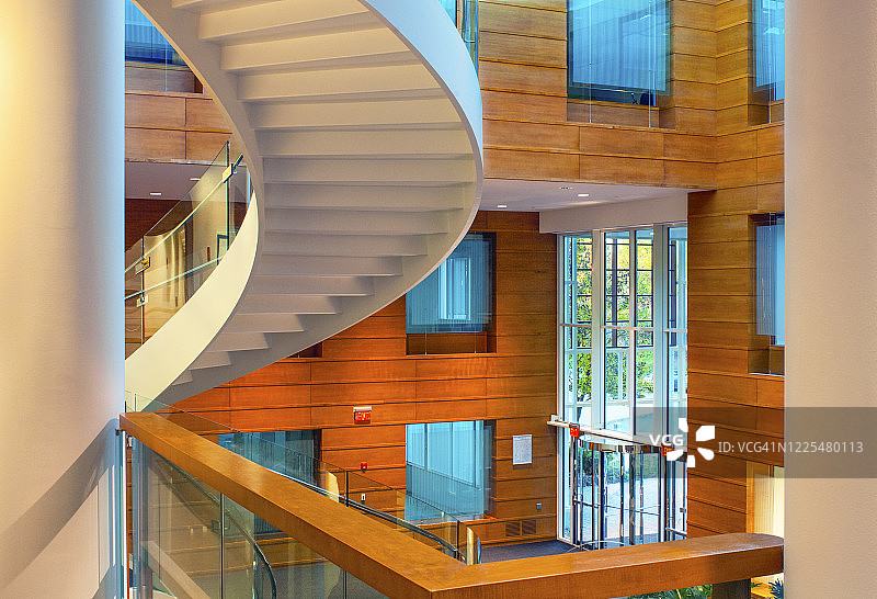 中庭、大堂内部、办公楼图片素材