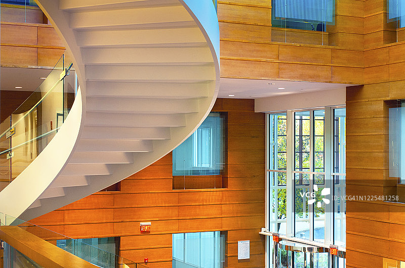 中庭、大堂内部、办公楼图片素材