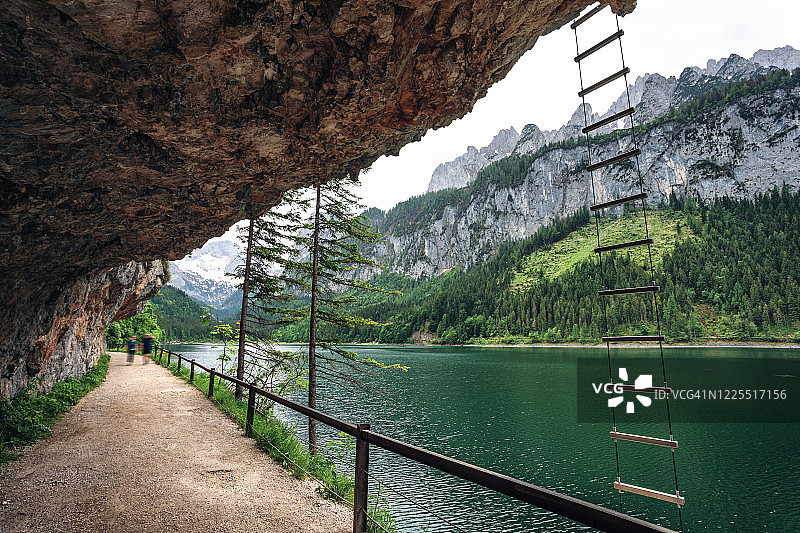 攀岩绳梯图片素材