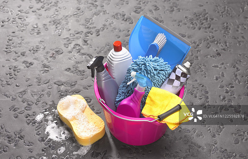 停机坪上的洗车套装图片素材