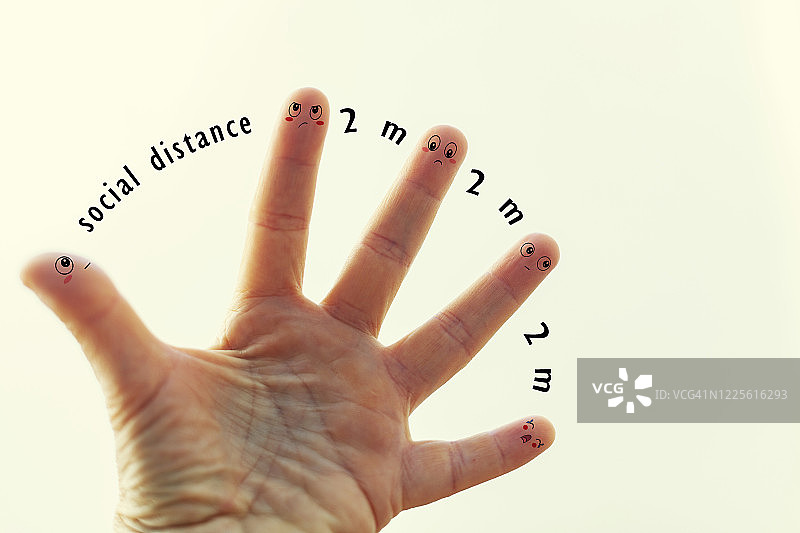 疫情期间保持社交距离图片素材