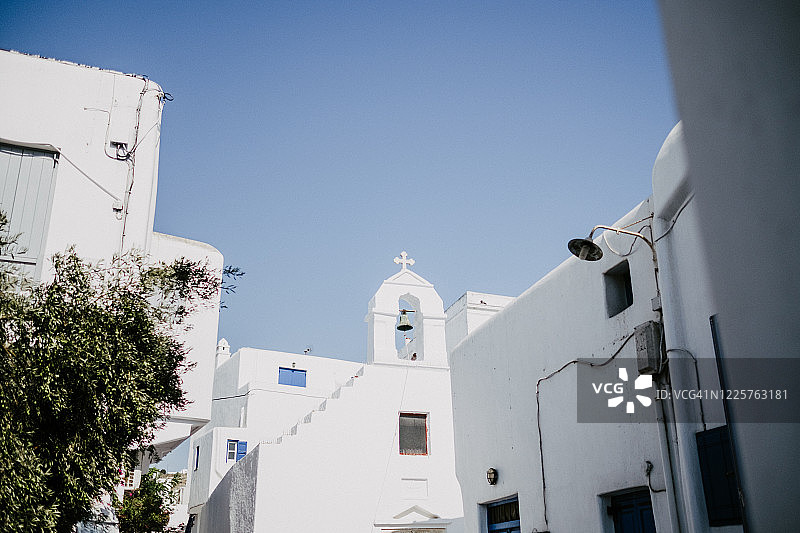 米科诺斯旧港的狭窄老城区街道，希腊图片素材