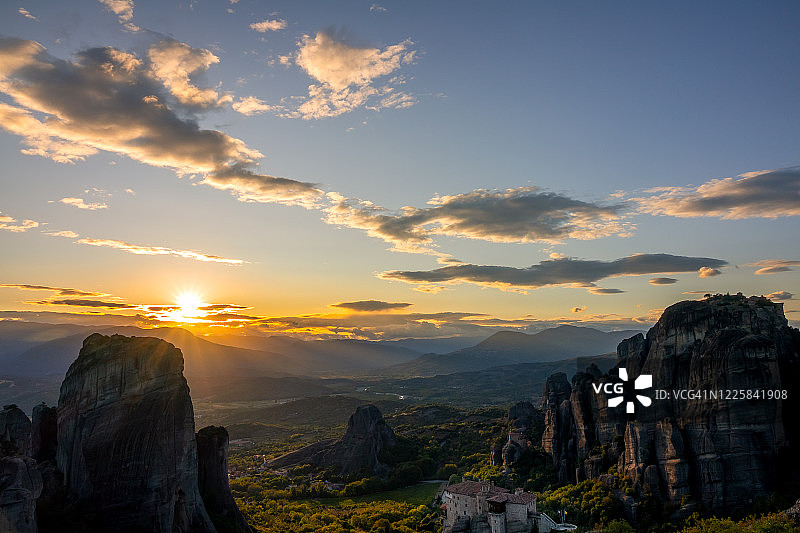 梅泰奥拉山谷的黄昏与日落图片素材